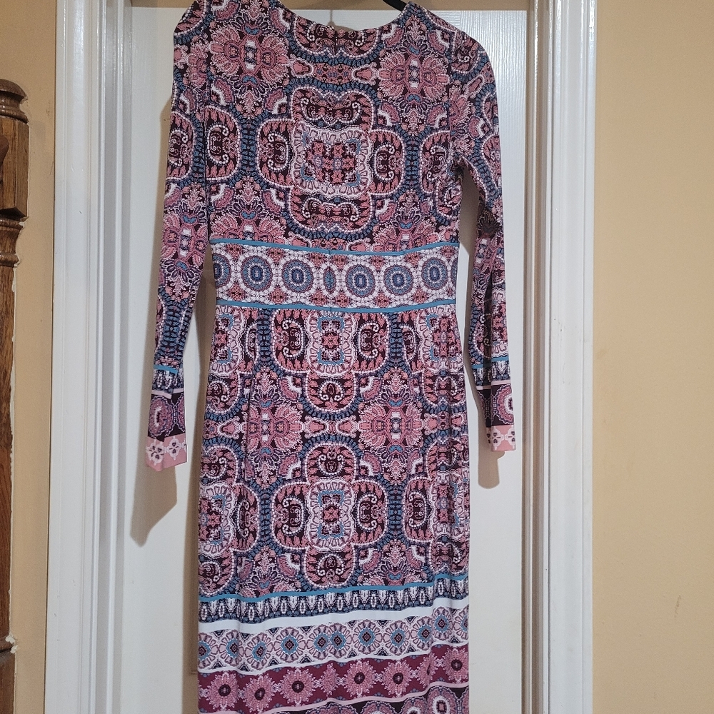 Dress - Picture 2 of 2